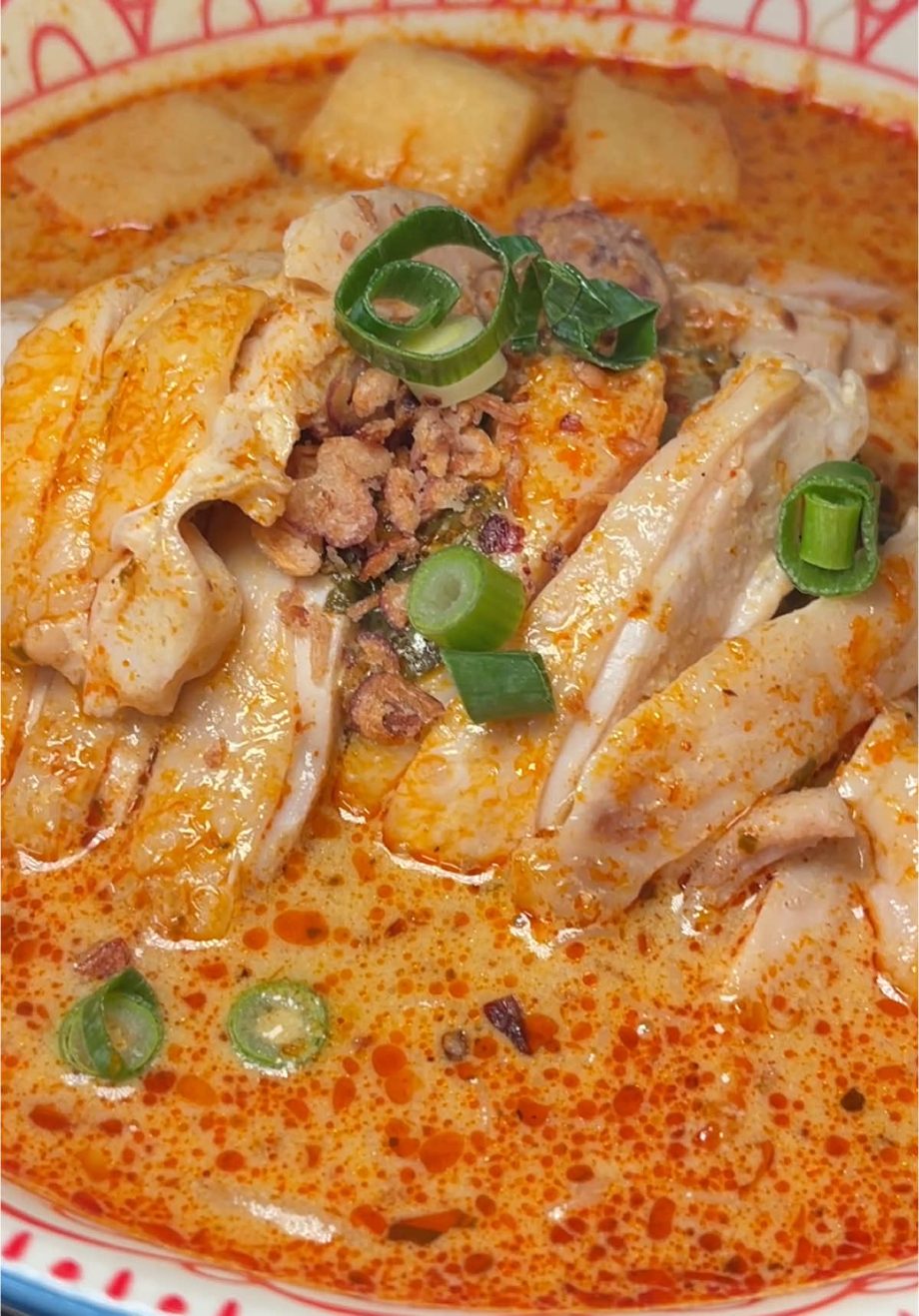 @singapurakingofhawkers one of our absolute crowd pleasers, LAKSA!! One sip of t… @singapurakingofhawkers one of our absolute crowd pleasers, LAKSA!! One sip of t…