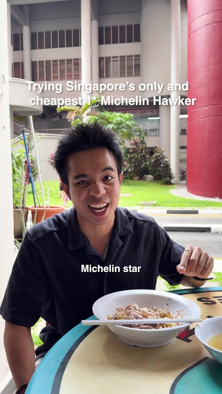 @voyagewithmc Only in Singapore would you be able to have a michelin star meal f…