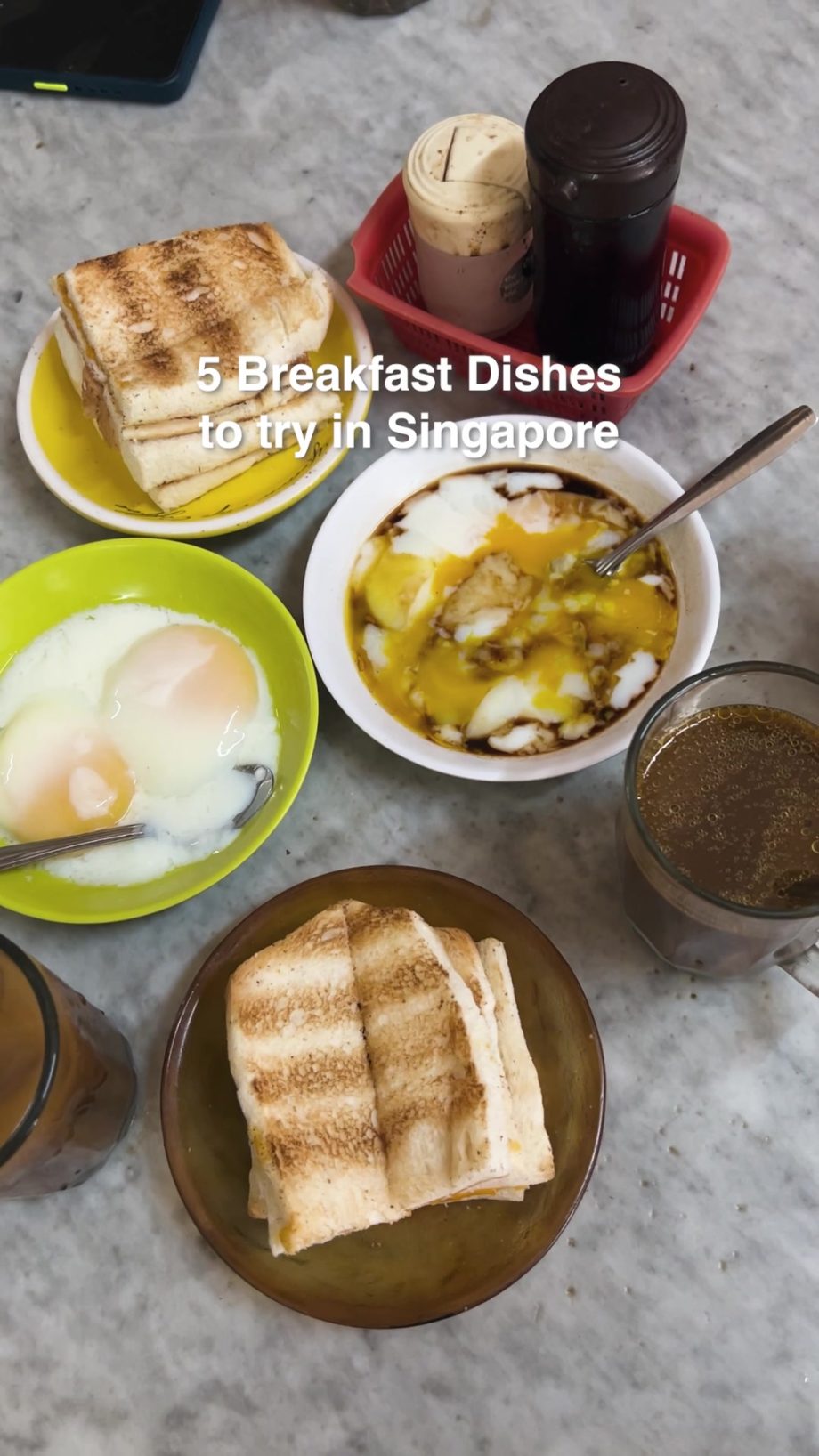 @voyagewithmc Breakfast in Singapore isn’t just a meal, it’s a flavour adventure…