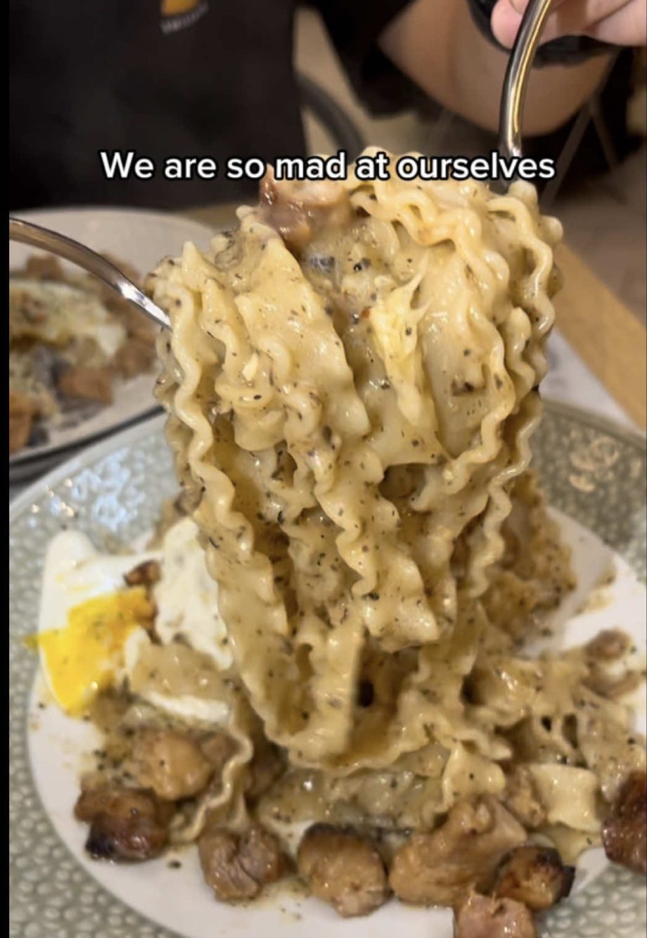 @sgadventurousduo We are so mad at ourselves… Mamma Mia Trattoria E Caffè (VivoC…