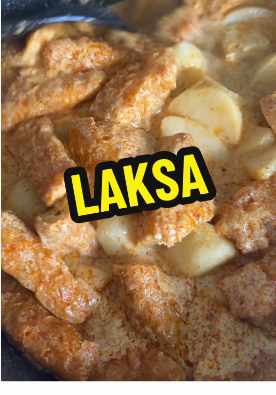 @dyfiefinds85 Laksa with loads of Taupok my favorite. made the yongtaufu laksa s…