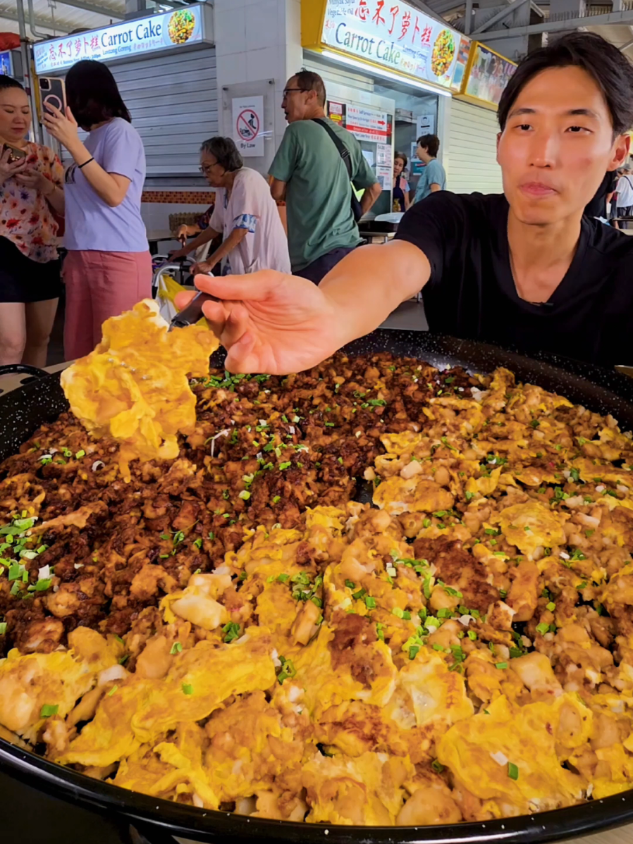 @zermattneo 9KG Fried Carrot Cake Challenge! Shoutouts to the uncles at the end …