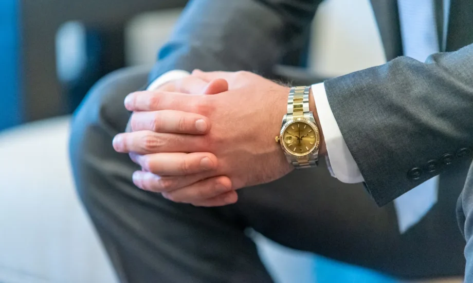 M’sian Redditor sees abundance of luxury accessories and asks: ‘Are S’poreans lowkey really rich?’ M’sian Redditor sees abundance of luxury accessories and asks: ‘Are S’poreans lowkey really rich?’