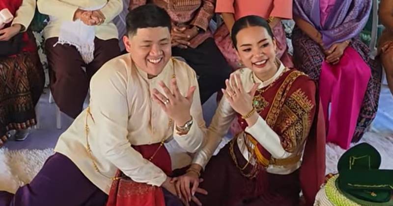 Singaporean man offers dowry worth over 0k to Thai wife, says he gave up k salary to be with her, Singapore News Singaporean man offers dowry worth over 0k to Thai wife, says he gave up k salary to be with her, Singapore News