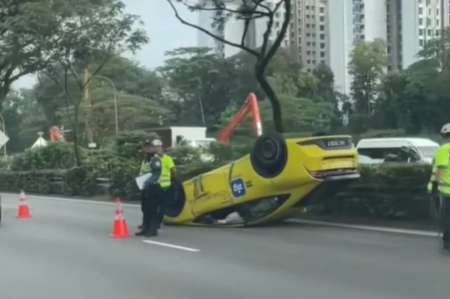 Cabby, passenger taken to hospital after PIE accident causes ComfortDelGro taxi to overturn Cabby, passenger taken to hospital after PIE accident causes ComfortDelGro taxi to overturn