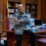 ‘Lepak a bit,’ PPP chairman Derrick Sim jokingly tells Malaysia PM Anwar Ibrahim as ringgit strengthens, Malaysia News ‘Lepak a bit,’ PPP chairman Derrick Sim jokingly tells Malaysia PM Anwar Ibrahim as ringgit strengthens, Malaysia News
