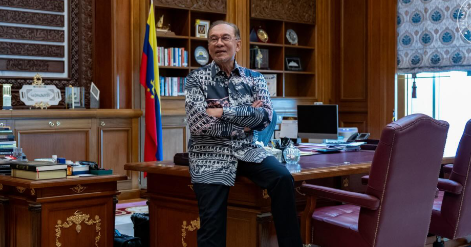 ‘Lepak a bit,’ PPP chairman Derrick Sim jokingly tells Malaysia PM Anwar Ibrahim as ringgit strengthens, Malaysia News