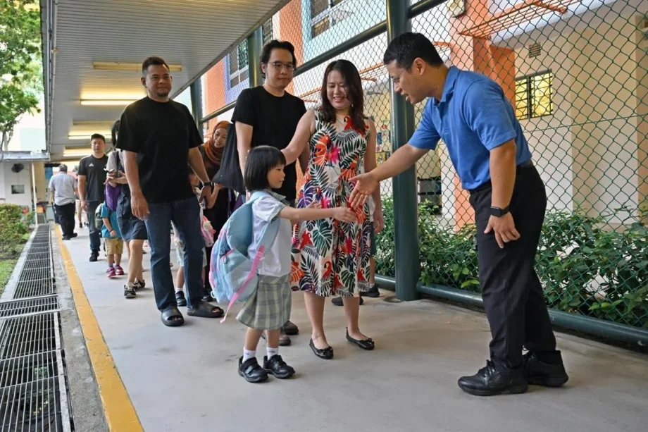 MOE makes headway in rethinking teachers’ duties, continues efforts to ease workload: Desmond Lee MOE makes headway in rethinking teachers’ duties, continues efforts to ease workload: Desmond Lee