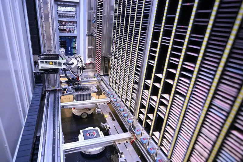 Collecting your passport and IC takes just 5 minutes with ICA’s new robots