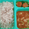 Netizens compare Hwa Chong central kitchen meals to SAF cookhouse, question nutritional value