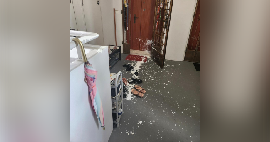 Man, 39, arrested for alleged loanshark harassment in Choa Chu Kang, Singapore News Man, 39, arrested for alleged loanshark harassment in Choa Chu Kang, Singapore News