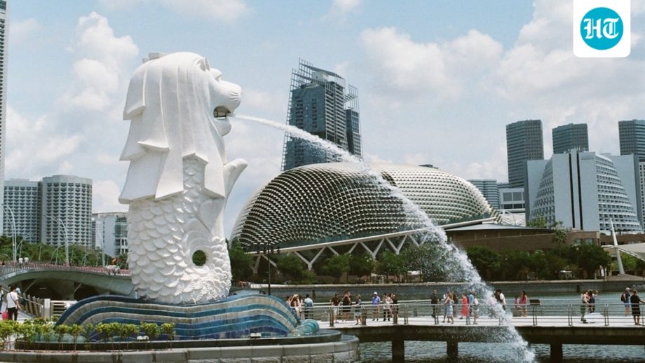 Indian man highlights Singapore’s discipline and cleanliness, says it is ‘way ahead of our country’ Indian man highlights Singapore’s discipline and cleanliness, says it is ‘way ahead of our country’