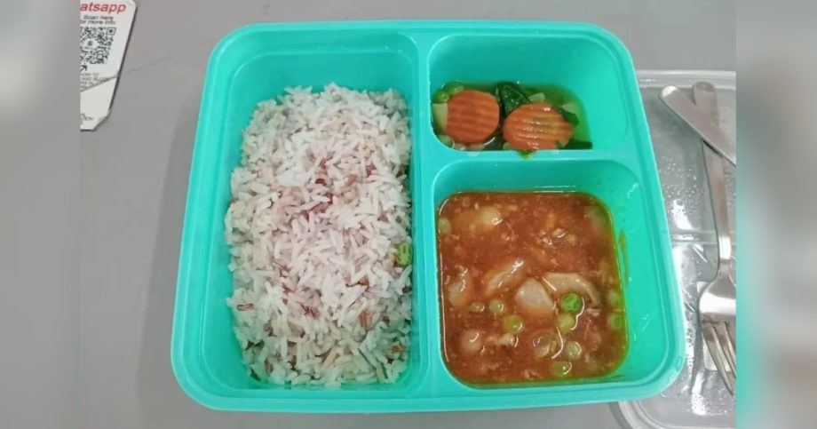 ‘Cookhouse food’: Netizens slam bento meals purportedly offered at Hwa Chong Institution, Singapore News ‘Cookhouse food’: Netizens slam bento meals purportedly offered at Hwa Chong Institution, Singapore News