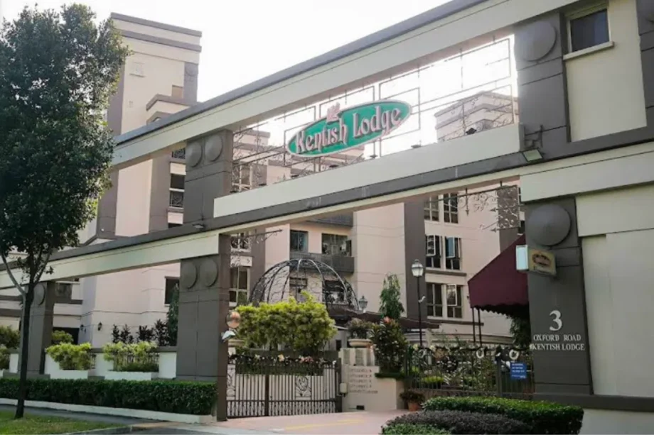 2 arrested for suspected drug-related offences after locking themselves in a room in Serangoon condo 2 arrested for suspected drug-related offences after locking themselves in a room in Serangoon condo