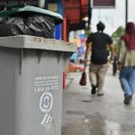 Litterbugs in Johor, including foreigners, face up to US,500 fine for skipping mandatory community service Litterbugs in Johor, including foreigners, face up to US,500 fine for skipping mandatory community service