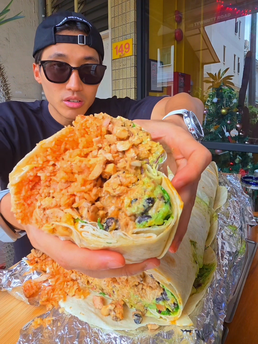 @zermattneo 8KG (18lb) Largest burrito eaten solo! This is 4x of their regular 2…