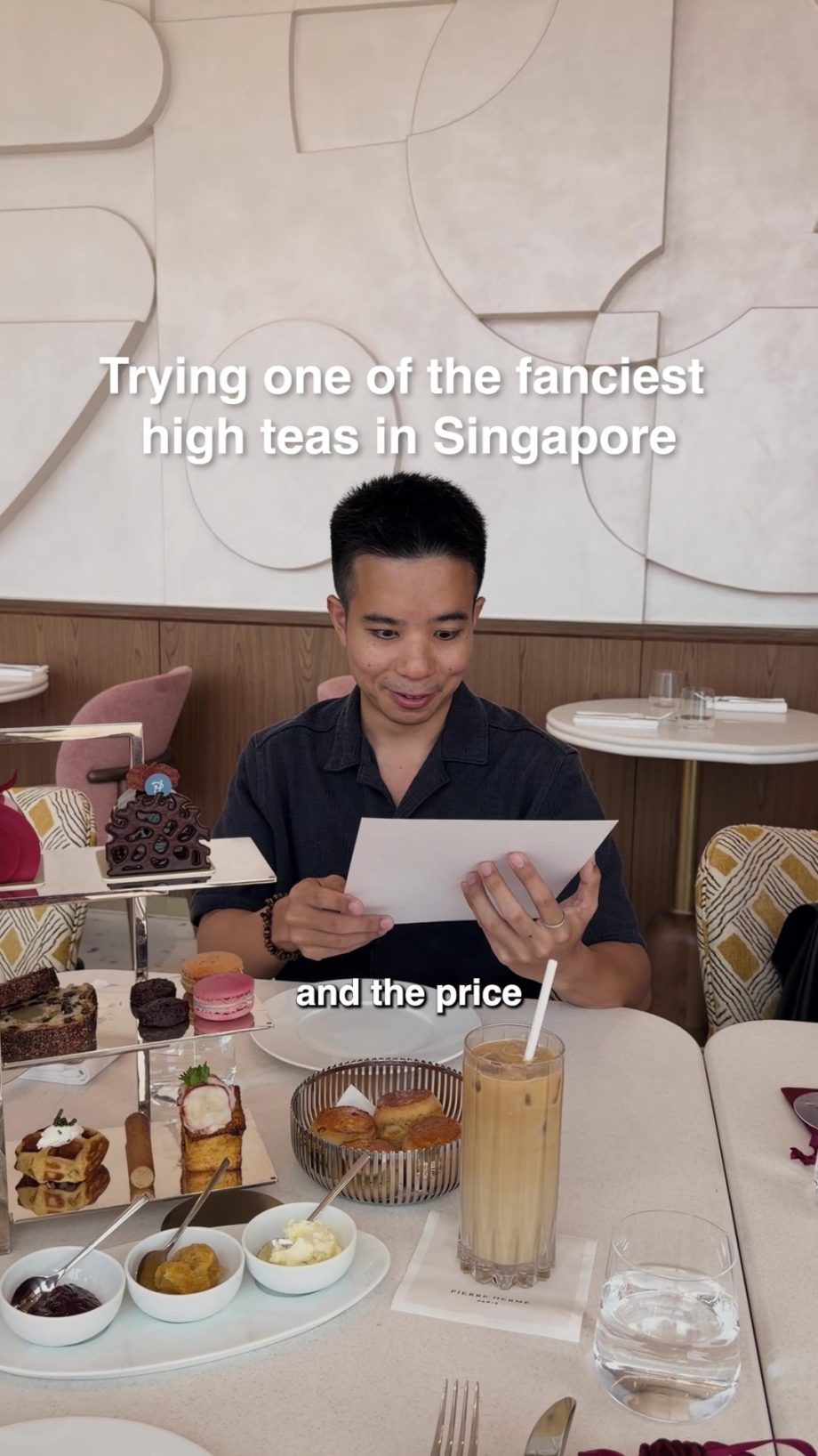 @voyagewithmc We tried one of Singapore’s fanciest high teas at @Resorts World S…