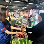 FairPrice distributing 80,000 sets of snacks and drinks to Muslim customers to break fast, Singapore News