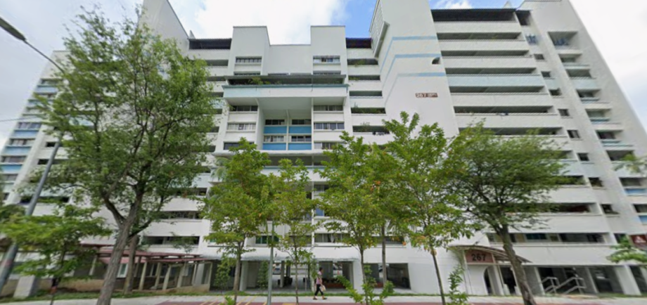 Man rescued after fire breaks out in Tampines flat, taken to hospital , Singapore News Man rescued after fire breaks out in Tampines flat, taken to hospital , Singapore News