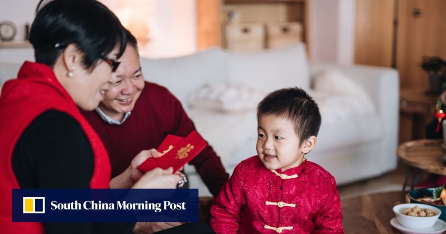 When is the best time to open Lunar New Year red packets in the Year of the Horse 2026?