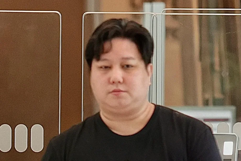 Fine for man caught vaping inside MRT train