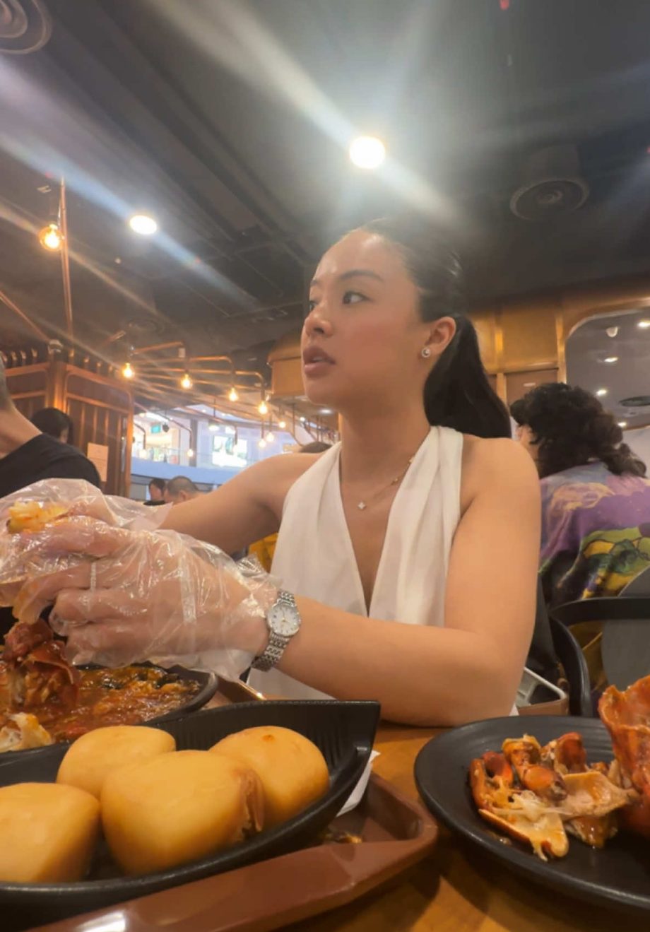 @moniquekean Singapore chilli crab  ft. Bombastic side eyes x @marinabaysands  …