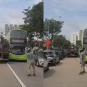 This made my day: Motorcyclist helps direct traffic after bus and trailer get stuck along narrow Sembawang road, Singapore News