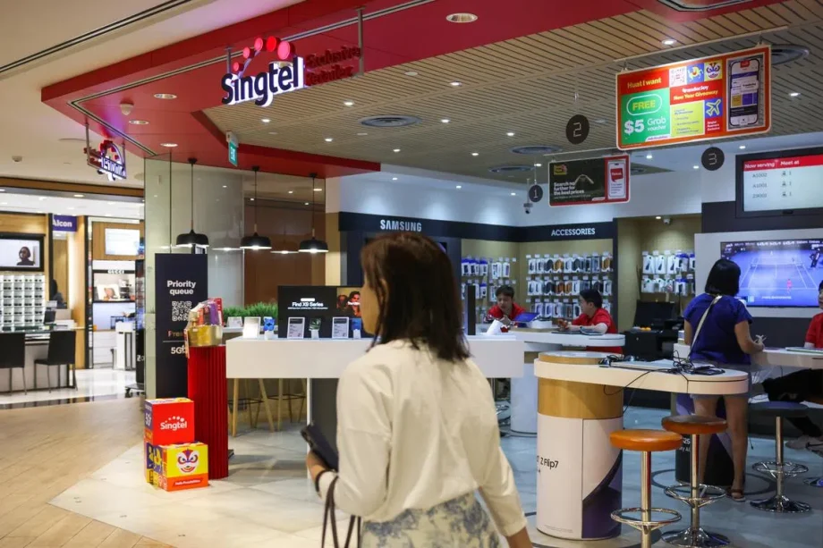 Singtel mobile services restored after eight-hour disruption; payments, ride hailing affected Singtel mobile services restored after eight-hour disruption; payments, ride hailing affected