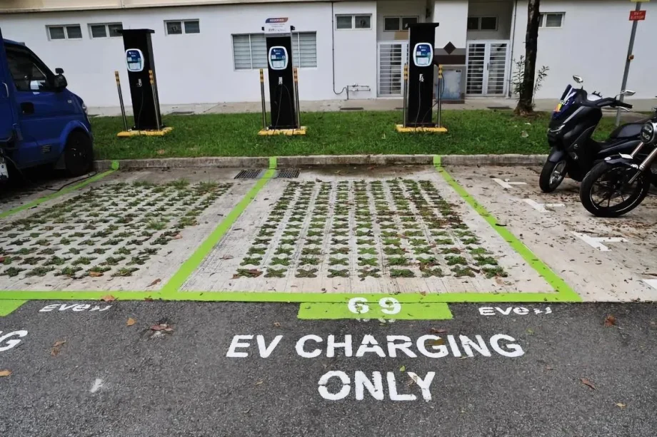 HDB EV fast-charging hubs ready by 2027