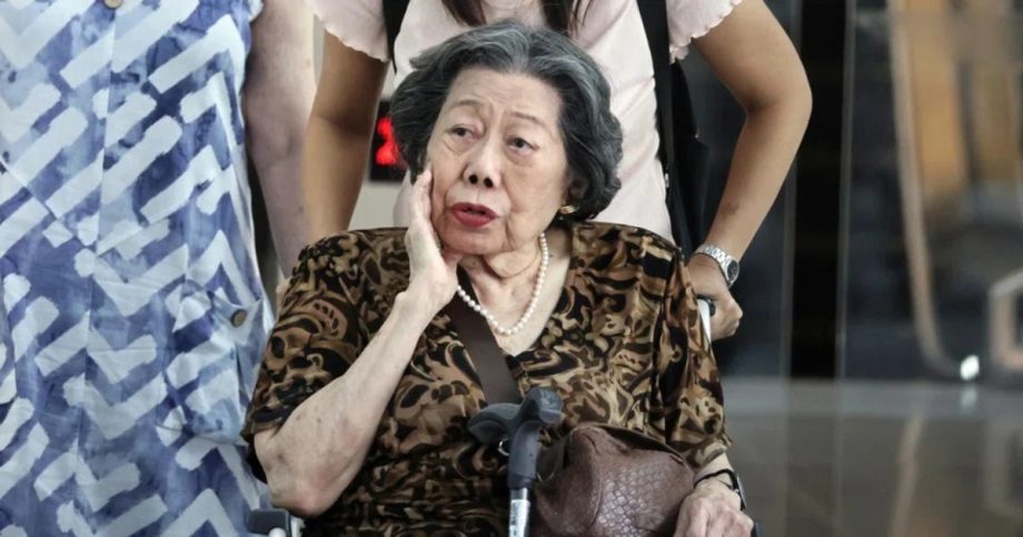 85-year-old woman who made illegal right turn against flow of traffic fined ,000, Singapore News 85-year-old woman who made illegal right turn against flow of traffic fined ,000, Singapore News