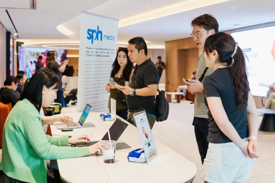 OPPO Find N6: creaseless display showcase