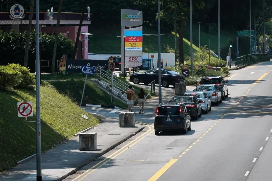 Lower fuel prices at Cnergy petrol stations continue to draw long queues