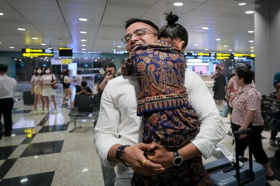 First repatriation flight bringing Singaporeans home from the Middle East lands