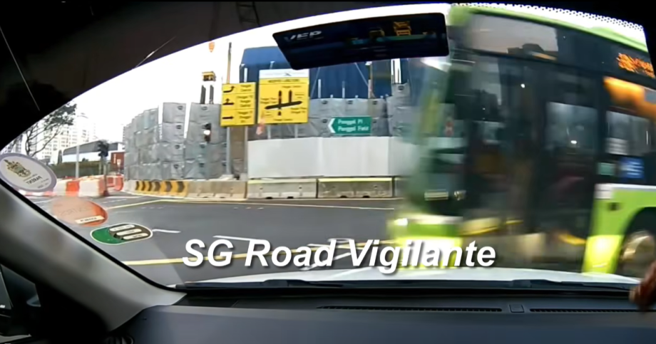 Go-Ahead bus captain allegedly runs red light in Punggol, disciplinary action taken, Singapore News