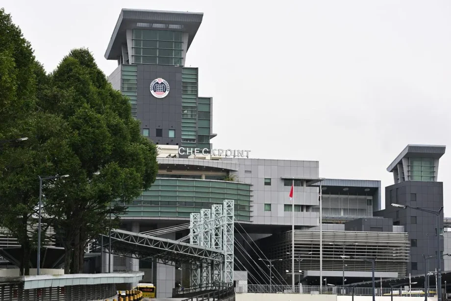 ICA bans 13 for traffic offences at Woodlands Checkpoint ICA bans 13 for traffic offences at Woodlands Checkpoint