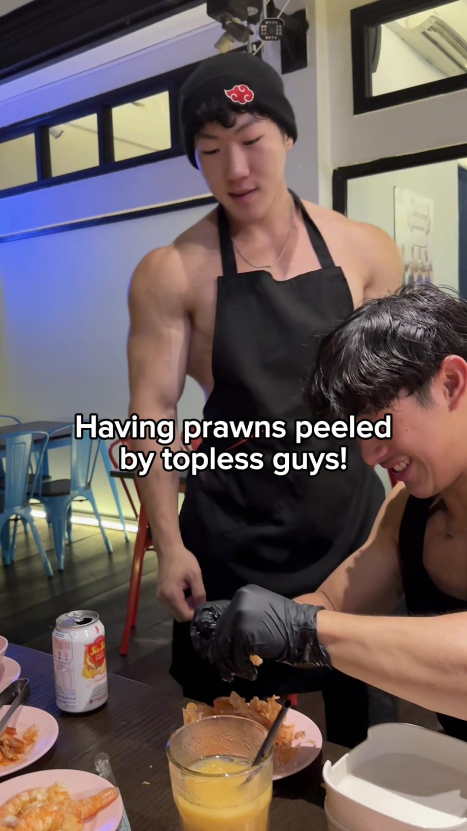 @travlim This is definitely a one-of-a-kind mookata experience in SG! Buffet spr…