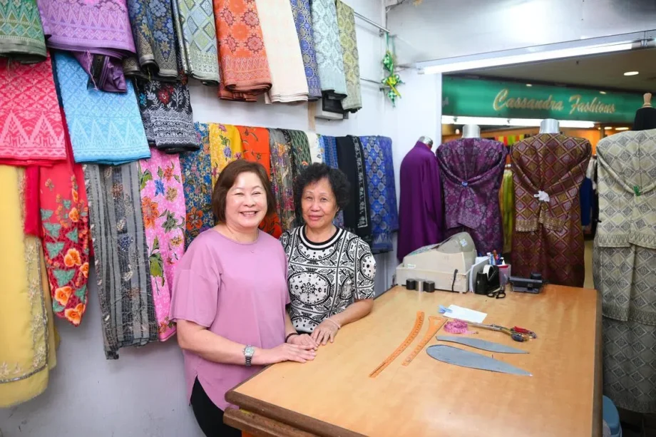 Silk and skill: Meet the Chinese sisters who’ve made Malay kebayas in Geylang Serai for 40 years Silk and skill: Meet the Chinese sisters who’ve made Malay kebayas in Geylang Serai for 40 years