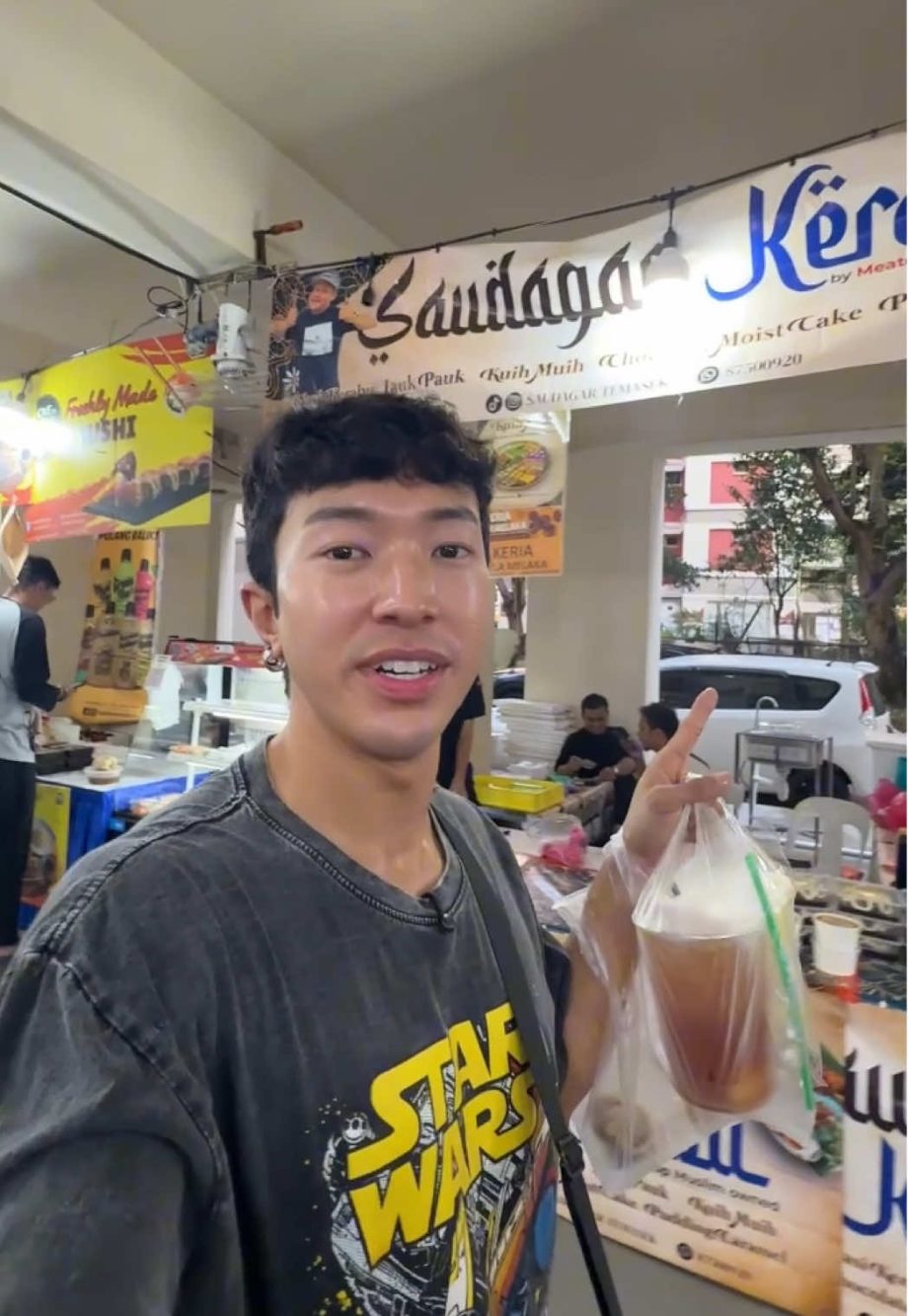 @wilfredleekc (Part 1)Checking out a Void Deck Bazaar at Tampines Block 301 Stre…