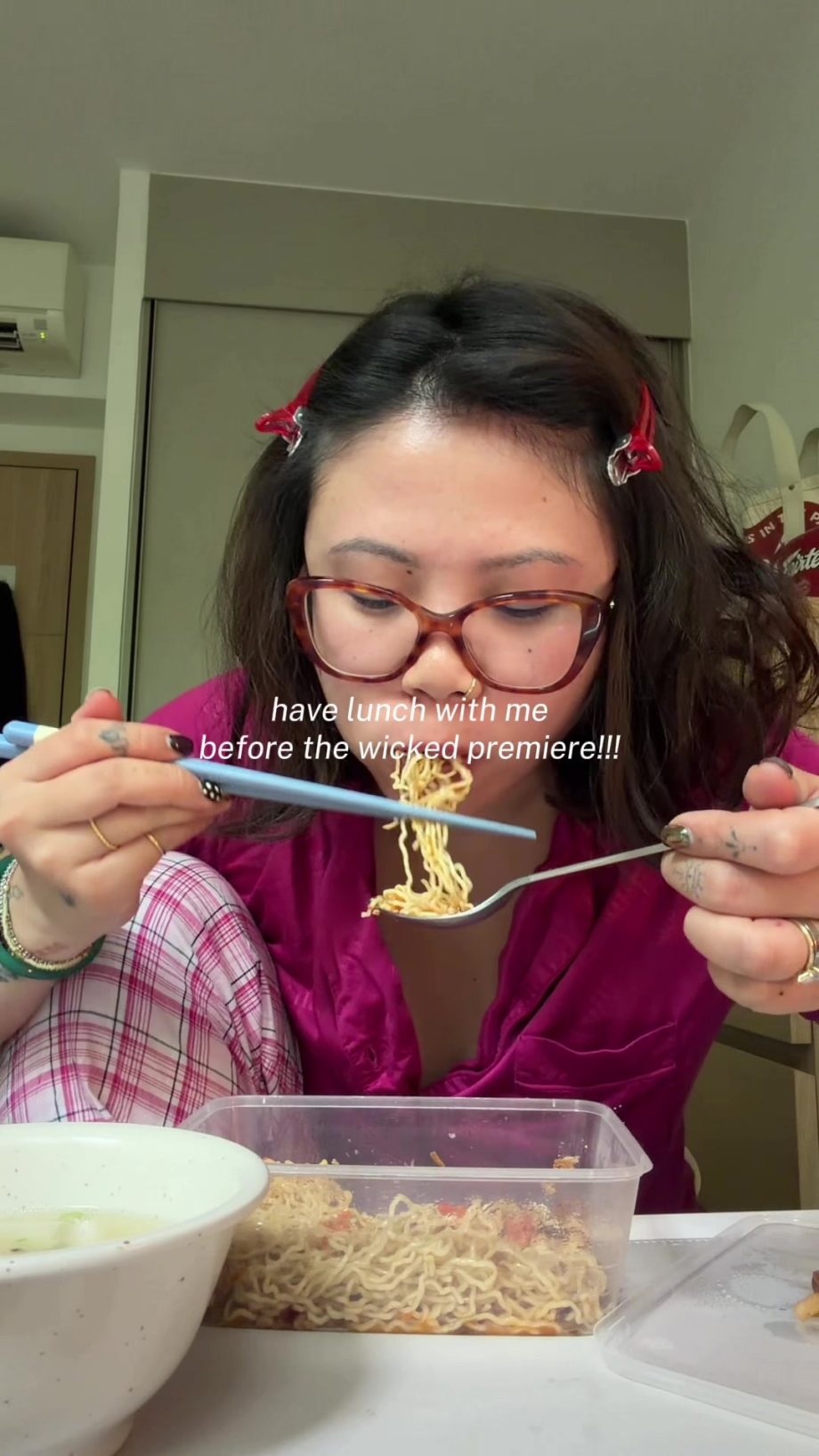 @joiebaoz ahhh!!! editing this otw there I hope I never anyhow LOL #mukbang #sgf…