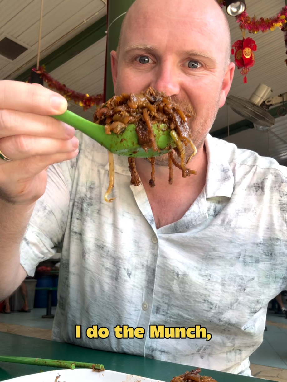 @fedby_ Visiting my favourite Fried Kway Teow in Singapore   No.18 Zion Road Fri…