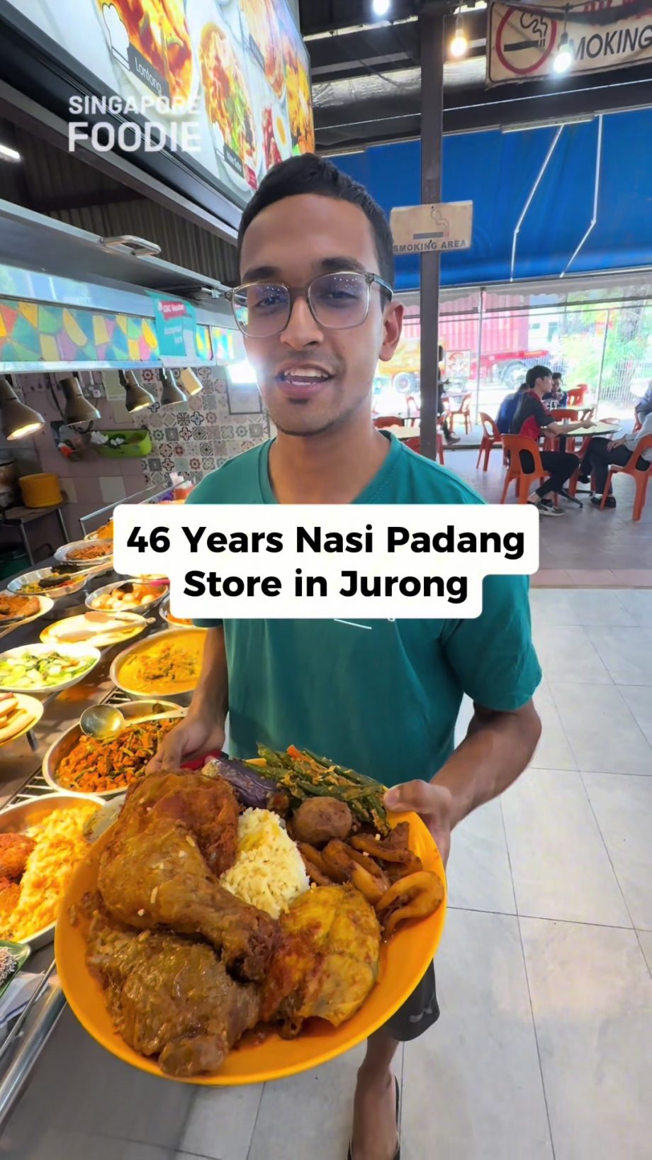 @singaporefoodie 25-Year-Old Hawker Runs Family-Owned Nasi Padang Stall with 40+…