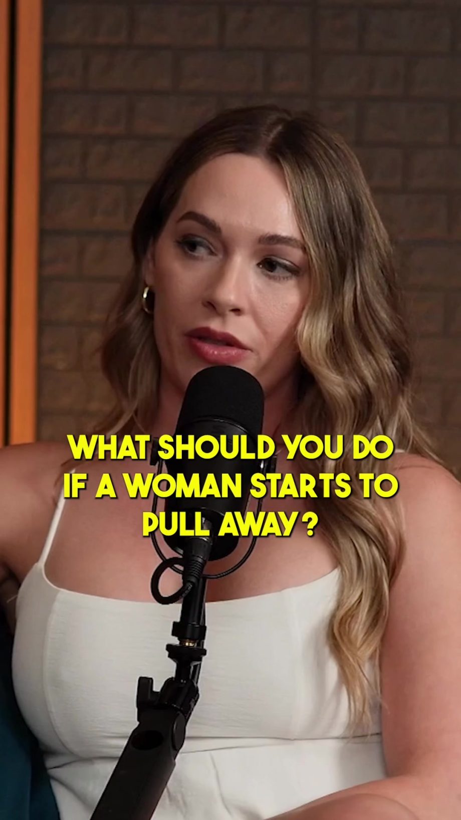 @asingleguy What should you do if a woman starts to pull away?  #datingadvice #d…