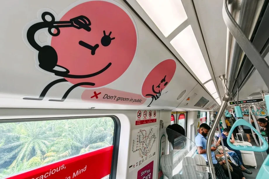 Applying make-up on the MRT? Poster sparks debate on personal grooming on public transport Applying make-up on the MRT? Poster sparks debate on personal grooming on public transport