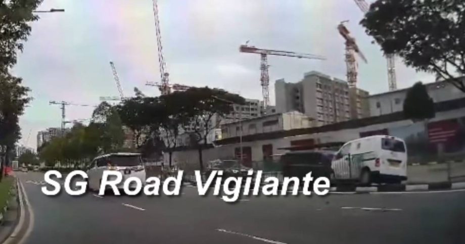 MPV collides with van causing it to crash through road divider at Woodlands, Singapore News