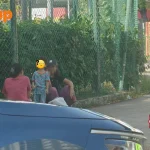 Driver says ‘stressful’ to see child standing near busy junction while women chit-chat