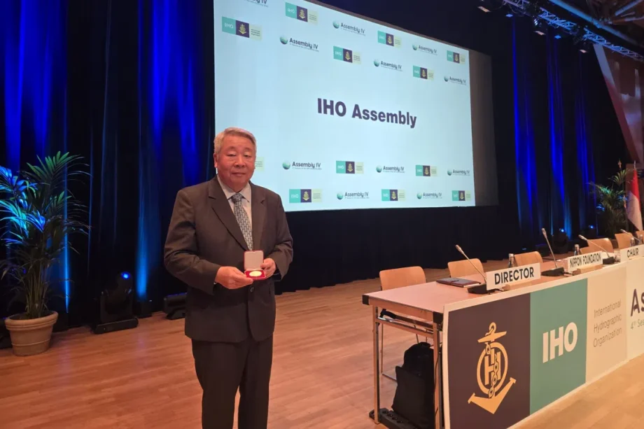 Singapore hydrographer wins top international maritime award