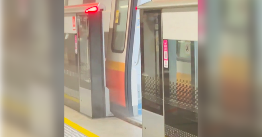 Smoke seen from train undercarriage at Sembawang MRT station, commuters evacuated, Singapore News Smoke seen from train undercarriage at Sembawang MRT station, commuters evacuated, Singapore News