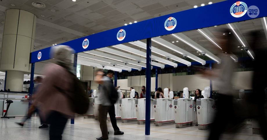 Man who concealed duty-unpaid cigarettes in his pants flees security checks at Woodlands Checkpoint, gets arrested, Singapore News