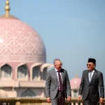 Australian PM’s diesel diplomacy tour calms fears at home