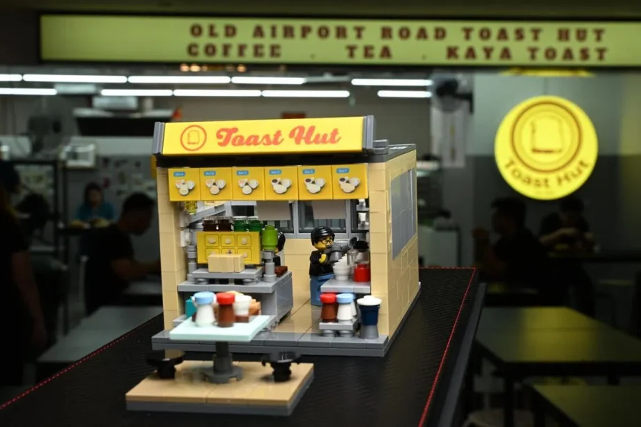A gift to remember: US tourist surprises Singapore hawkers with Lego replicas of their stalls